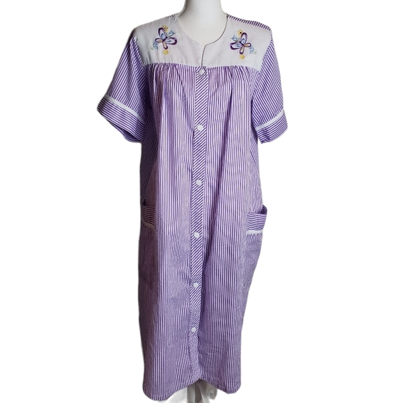 Anthony Richards Other - Anthony Richards Purple Seersucker Nightgown Sz M Embroidered Floral Butterfly